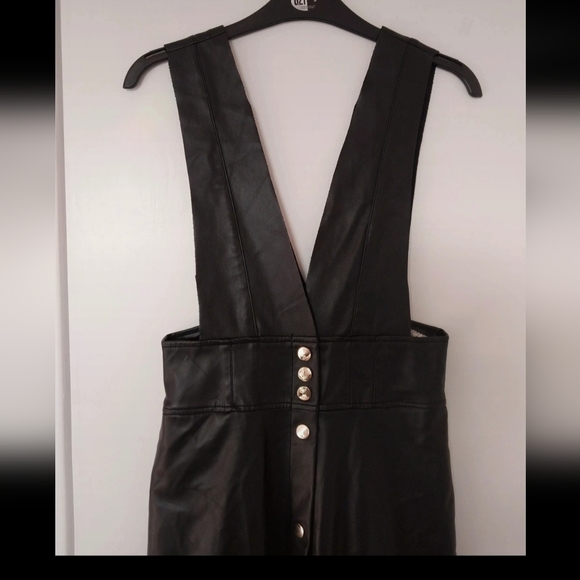 Zara pinafore Gillette dungaree faux leather dress XS - Picture 3 of 5